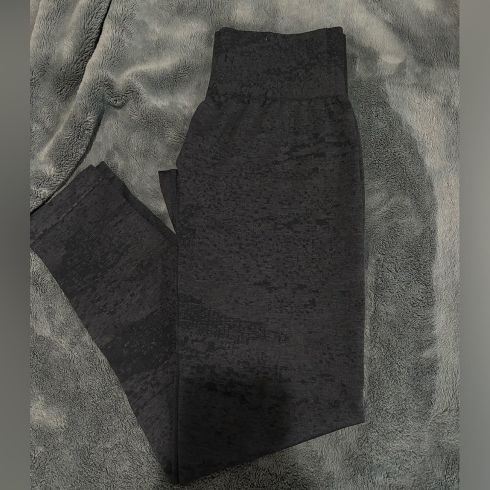 NVGTN Digital Seamless Leggings